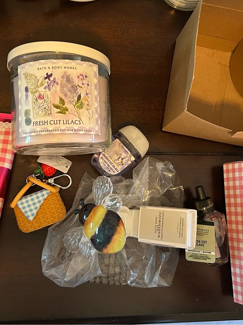 Bath & Body Works Pink Gingham Gift Set with Floral Candle & Fragrance All new. - Picture 8 of 12